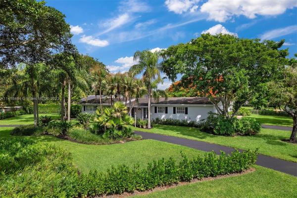Bessbee, 7451 SW 112th St, Pinecrest, Florida 33156, image 1