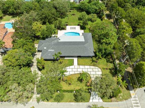 Bruce Laurie, 5705 SW 114th Ter, Pinecrest, Florida 33156, image 1