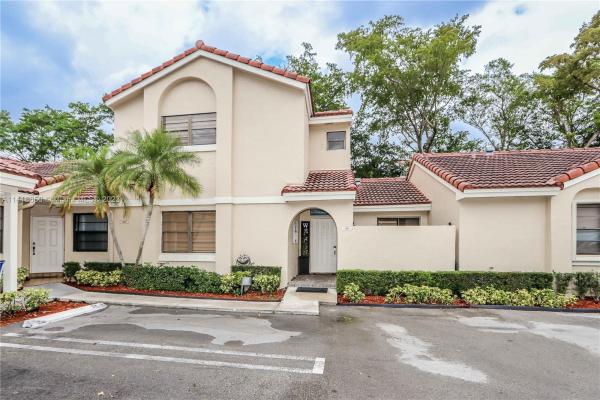 Villa Homes At The Moors, 6111 NW 171st St #6111, Hialeah, Florida 33015, image 1