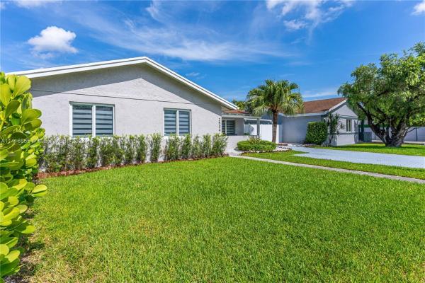 El Bosque, 2534 SW 132nd Ave, Tamiami, Florida 33175, image 1