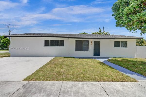 Highview Gardens, 935 NW 139th St, Golden Glades, Florida 33168, image 1