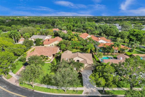 Executive 1 At Country Isles, 1955 Lakeshore Dr, Weston, Florida 33326, image 1