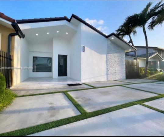 International Lake Villas, 12502 SW 9th St, Tamiami, Florida 33184, image 1