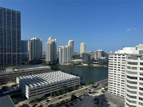 The Plaza On Brickell East, 950 Brickell Bay Dr #1908, Miami, Florida 33131, image 2