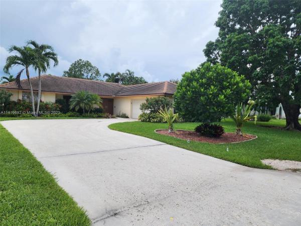 Garden Woods, 11837 Birch St, Palm Beach Gardens, Florida 33410, image 1