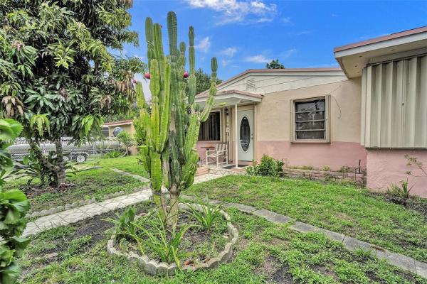 Myra Dells, 15741 NE 15th Ct, North Miami Beach, Florida 33162, image 1