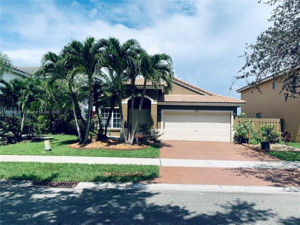 Walden Lake, 220 SW 203rd Ave, Pembroke Pines, Florida 33029, image 1