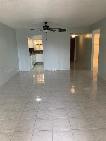 Victory Gardens, 650 NE 149th St #402A, Golden Glades, Florida 33161, image 1