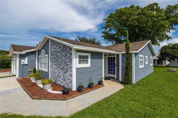 The Meadows Of Miramar, 9811 W Fern Ln, Miramar, Florida 33025, image 2