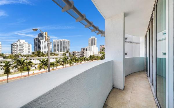 Regatta At Indian Creek, 6580 Indian Creek Dr #310, Miami Beach, Florida 33141, image 1
