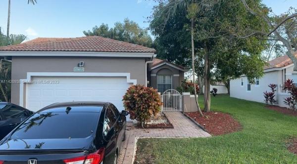 Regency Homes At Fairway Isles, 2340-3 E Aragon Blvd, Sunrise, Florida 33313, image 1