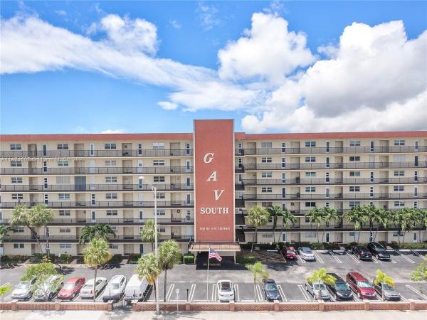 Garden Aire Village South, 2350 NE 14th St Cswy #202, Pompano Beach, Florida 33062, image 1