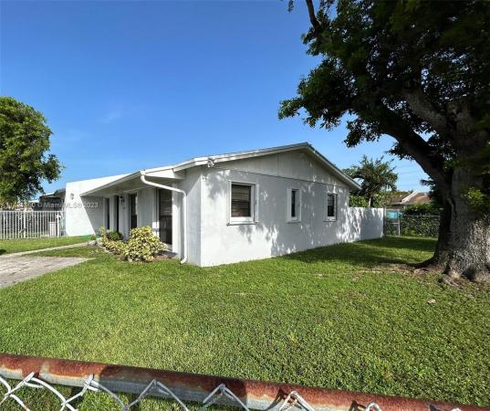 Richmond Townhouse, 11416 SW 150th Dr, Richmond Heights, Florida 33176, image 1