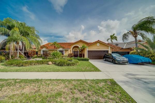 Limewood Grove, Richmond West, Florida 33177, image 1