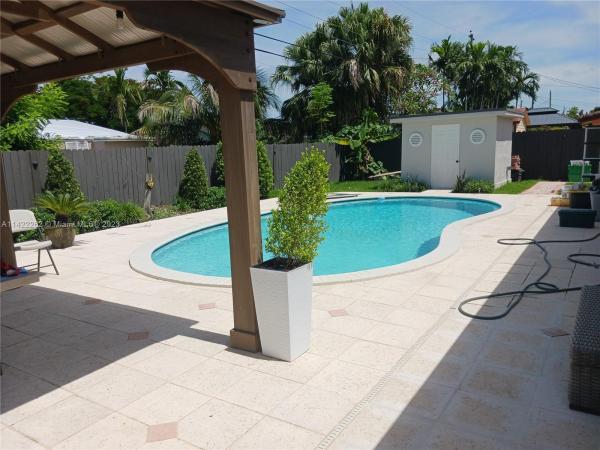 Darlington Manor, 5901 SW 93rd Pl, Sunset, Florida 33173, image 1