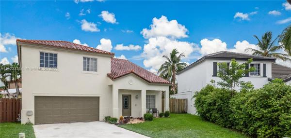 Weitzer At Lago Mar, 15798 SW 74th St, Kendale Lakes, Florida 33193, image 2