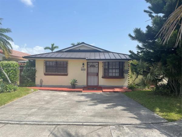 Biltmore Villas, 8901 NW 114th St, Hialeah Gardens, Florida 33018, image 1