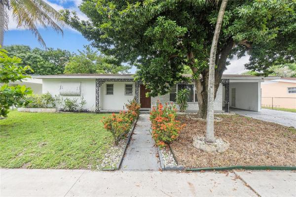 Scott Lake Manor, 1230 NW 180th Ter, Miami Gardens, Florida 33169, image 2