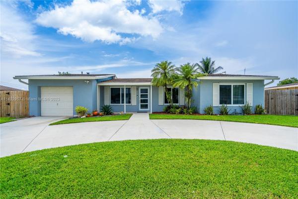 Winston Park, 13231 SW 85th Ter, Kendale Lakes, Florida 33183, image 2