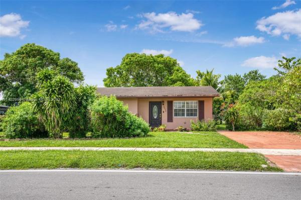 Liberty Homes Estates, 2950 NW 211th St, Miami Gardens, Florida 33056, image 1