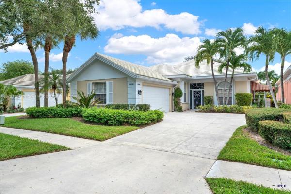 Garden Oaks, 8596 Doverbrook Dr, Palm Beach Gardens, Florida 33410, image 2