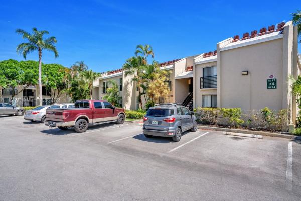 Embarcadero, 5222 NE 6th Ave #E34, Oakland Park, Florida 33334, image 1