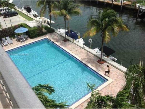 Vecino Del Mar, North Miami, Florida 33181, image 1