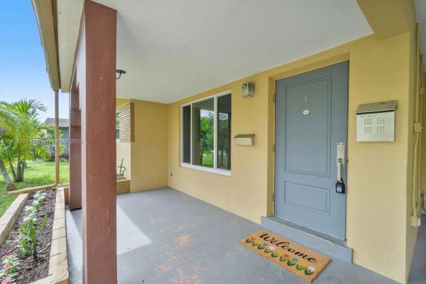Pearl Estates, 3440 SW 15th St, Fort Lauderdale, Florida 33312, image 1