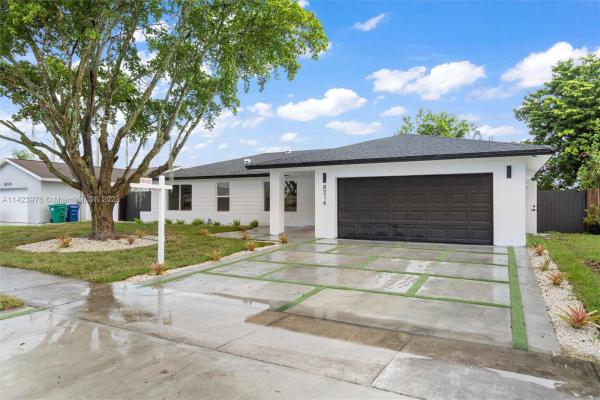 Winston Park, 8214 SW 135th Ct, Kendale Lakes, Florida 33183, image 2