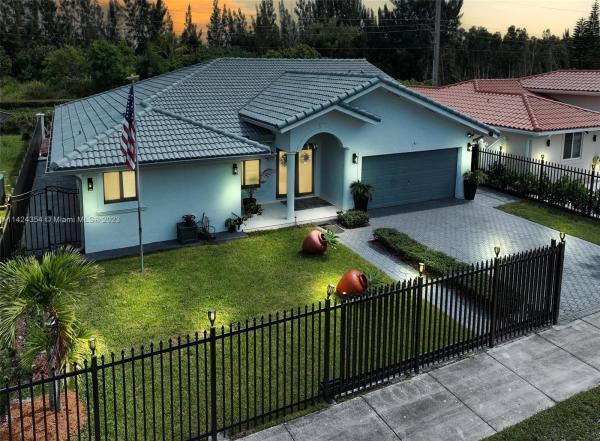 15941 SW 42nd Ter, Unincorporated Dade County, Florida 33185, image 2