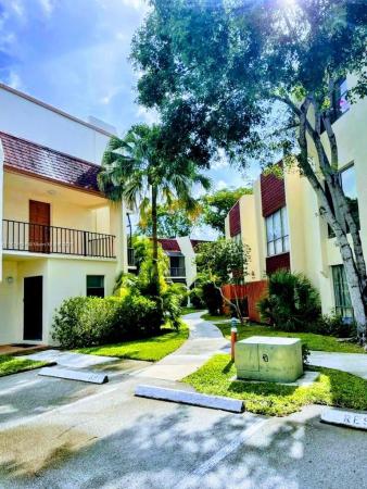 Raintree Forest, 301 N Pine Island Rd #109, Plantation, Florida 33324, image 1