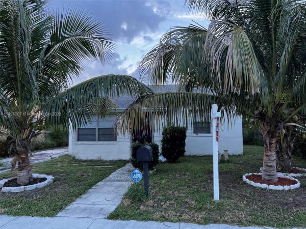 Riviera Beach Heights, 624 W 3rd St, Riviera Beach, Florida 33404, image 2