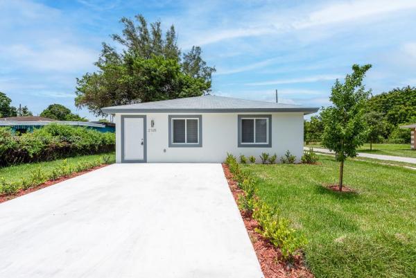 75th St Highlands, 2165 NW 75th St, Gladeview, Florida 33147, image 2