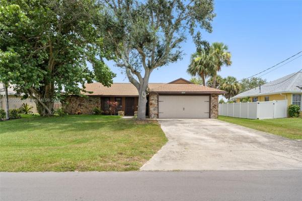 Hidden Oaks, 1165 SW Abingdon Ave, Port St. Lucie, Florida 34953, image 2
