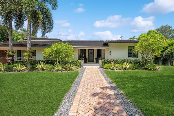 Coral Gables Country Club, 3321 Toledo Plz, Coral Gables, Florida 33134, image 2