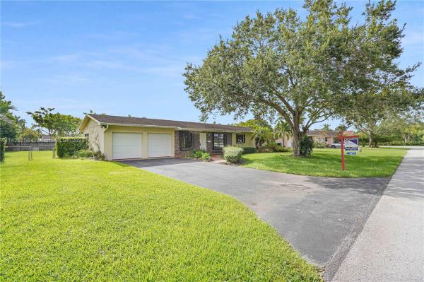 Pine Acres, 11901 SW 100th Ave, Kendall, Florida 33176, image 1