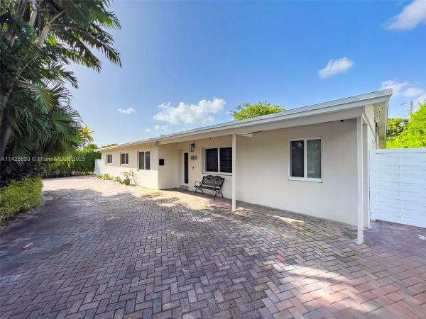 Palmetto Country Club Estates, 9750 Colonial Dr, Palmetto Estates, Florida 33157, image 1