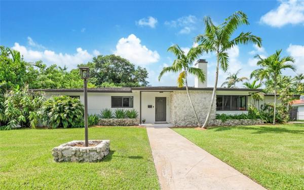Tanglewood Lake, 7220 SW 137th St, Palmetto Bay, Florida 33158, image 1