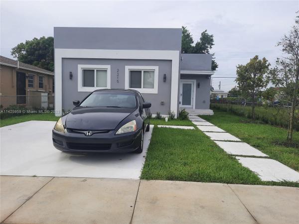 Liberia, 2215 Greene St, Hollywood, Florida 33020, image 2