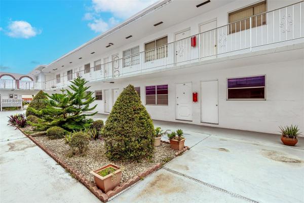 Largus, 2826 Van Buren St #14, Hollywood, Florida 33020, image 1