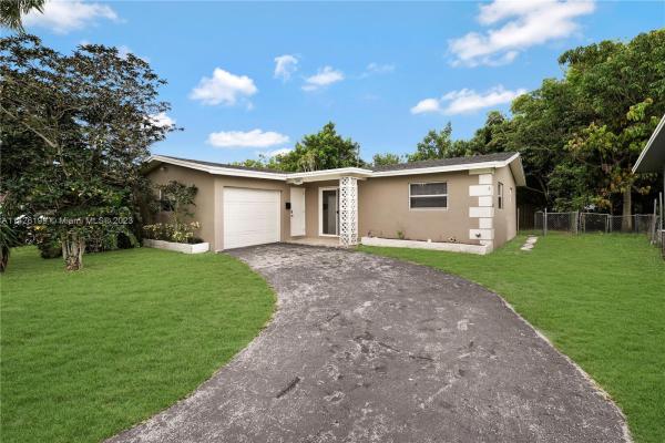 Sunrise Golf Village, 5840 NW 18th Ct, Sunrise, Florida 33313, image 2