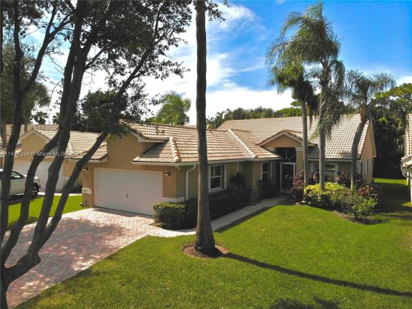 Palm Beach Bath & Tennis, 5367 Grande Palm Cir, Delray Beach, Florida 33484, image 1