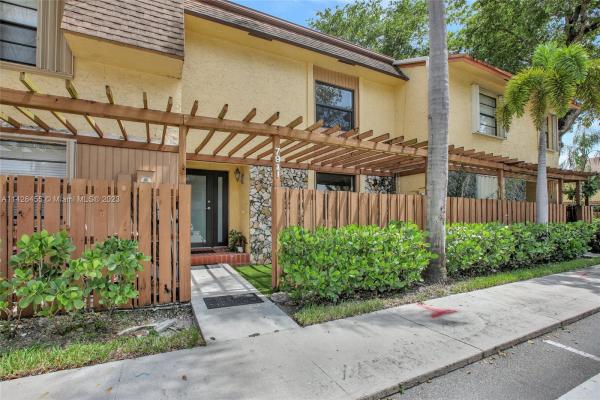 Villas Of Plantation, 7911 NW 11th Ct #7911, Plantation, Florida 33322, image 1
