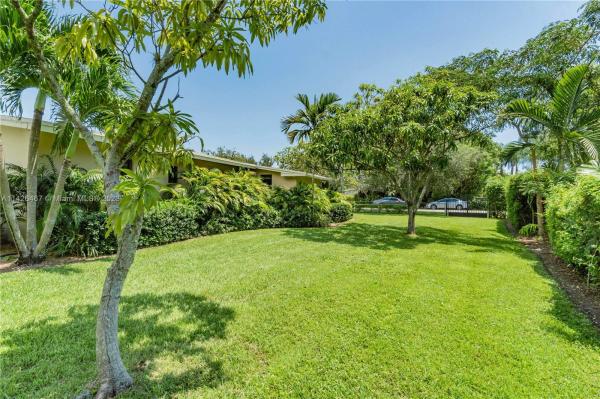 Country Club Grove, 8625 SW 147th St, Palmetto Bay, Florida 33158, image 1