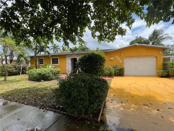 Palm Springs North Residential, 7760 NW 179th St, Palm Springs North, Florida 33015, image 2