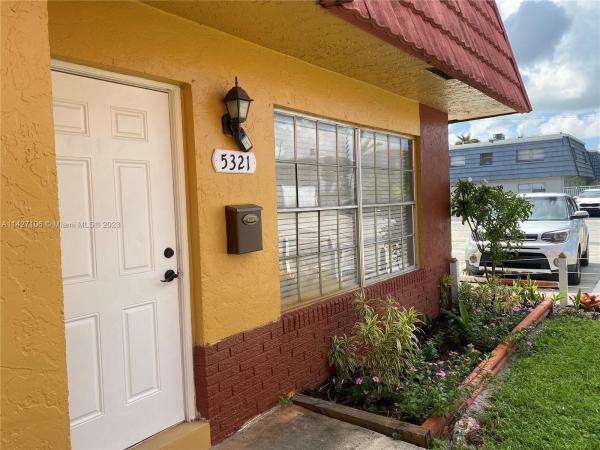 Royal Oaks, 5321 NW 27th St #A4, Lauderhill, Florida 33313, image 1