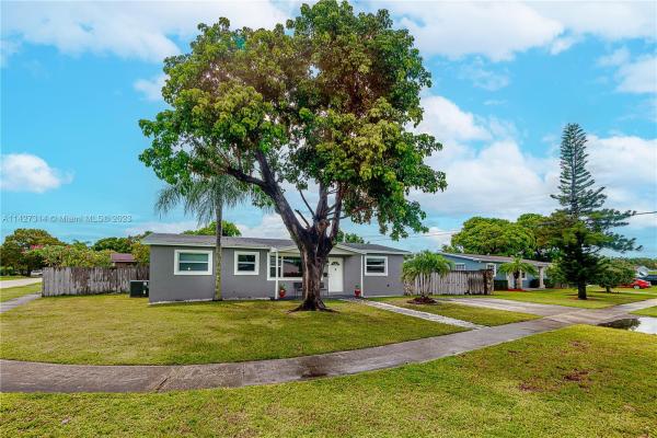 Boulevard Heights, 240 N 70th Way, Hollywood, Florida 33024, image 2
