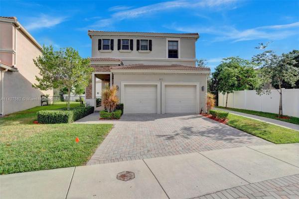 Champion Lakes, 825 NE 191st Ter, Ives Estates, Florida 33179, image 2