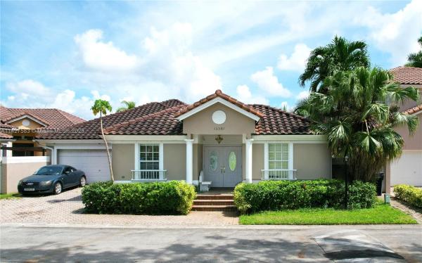 Silver Lakes, 13581 SW 151st Ter, Three Lakes, Florida 33186, image 1