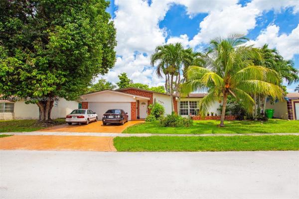 Sunrise Golf Village, 7351 NW 20th Ct, Sunrise, Florida 33313, image 2